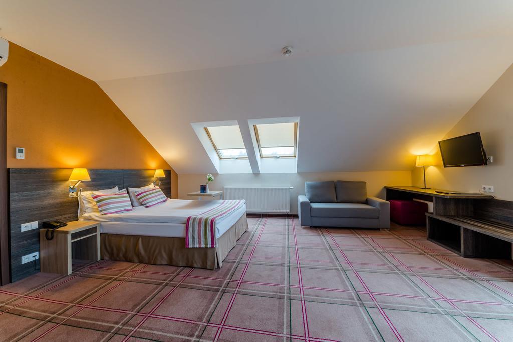 Mikolajki Resort Hotel & Spa Jora Wielka Екстериор снимка